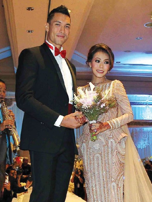 Baju Pengantin Anganku Musnah Lana Nodin Gosip Tempatan Gosip