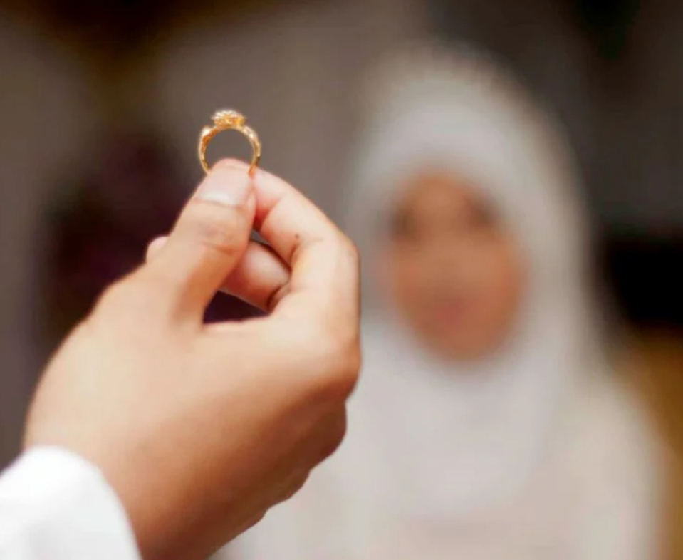 Wanita bujang, bekerjaya kini buruan lelaki pemalas mencari 'sugar wifey' di media sosial
