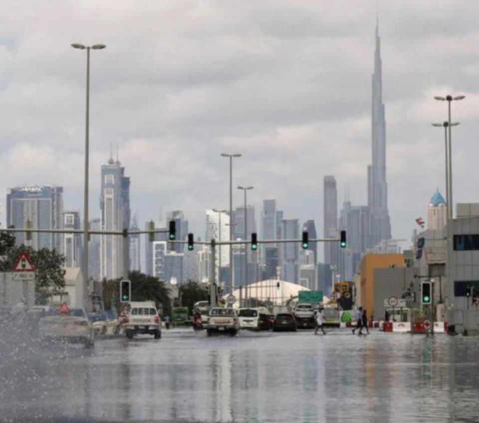 Banjir jejaskan UAE, lapangan terbang masih alami gangguan