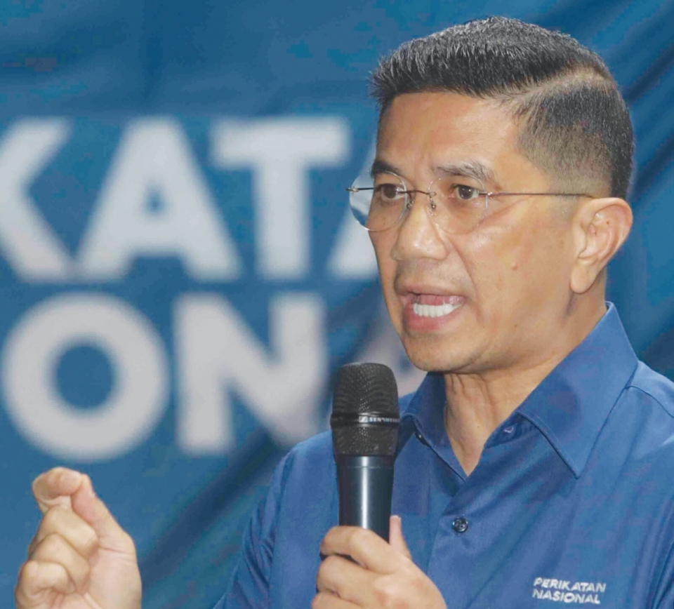 Azmin Ali diakui lemah