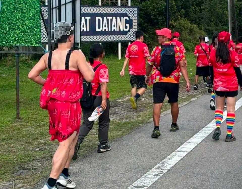 Larian ‘pelangi songsang’ di Kota Tinggi, polis tahan 3 peserta