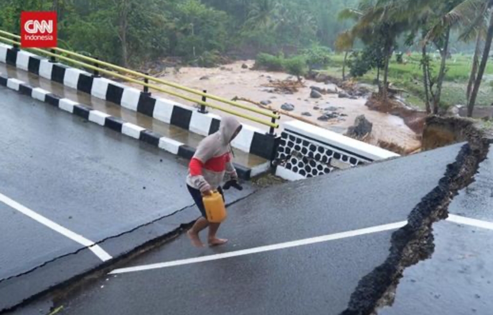 Jawa Terendam: 5 maut, 7 hilang dalam banjir & tanah runtuh