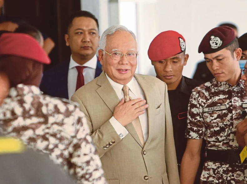 'Jika saya tahu tapi tidak berbuat apa-apa... ia seperti bunuh diri' - Najib Razak