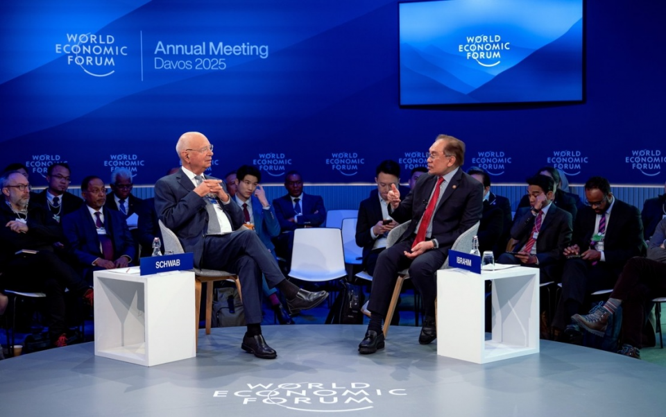 [Video] PMX To Klaus Schwab: "I'm Your Student" ~ { Sudah Kenal Hampir 4 Dekad } -> Anda Bangga? #WorldEconomicForum