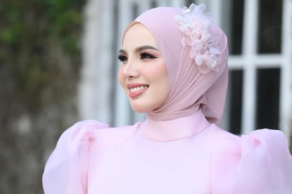 Layan macam princess- Cik Epal hadiahkan selipar Hermes pada Ammar