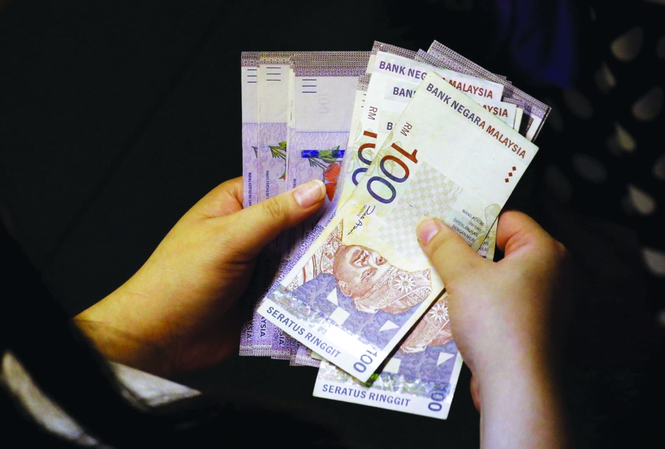 Nenek Jadi Orang Kaya, Dapat Duit RM100,000!