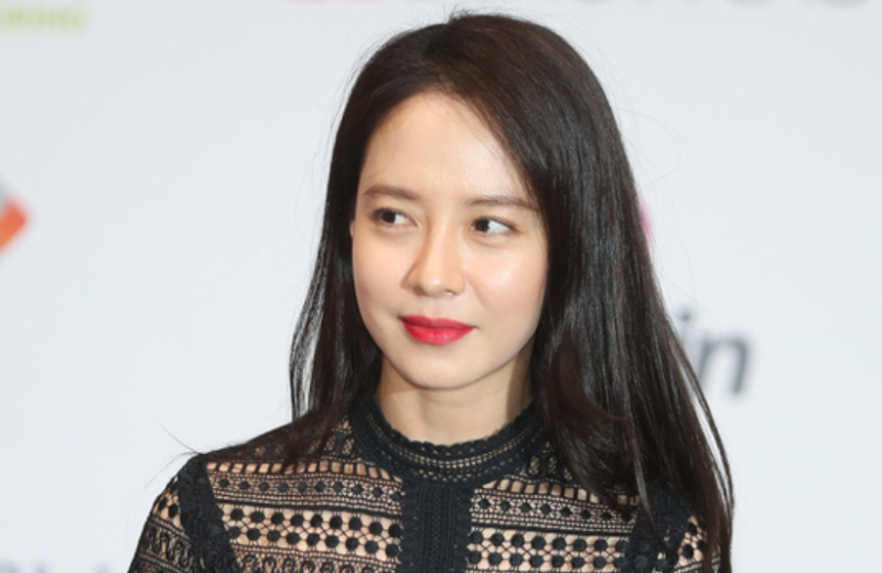 Bisnes pakaian dalam Song Ji Hyo tak menjadi, hanya terima dua ‘order’ sehari