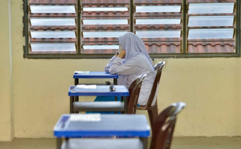 Punca kerja dan masalah keluarga- lebih 8,000 calon SPM tak hadir semua kertas bertulis