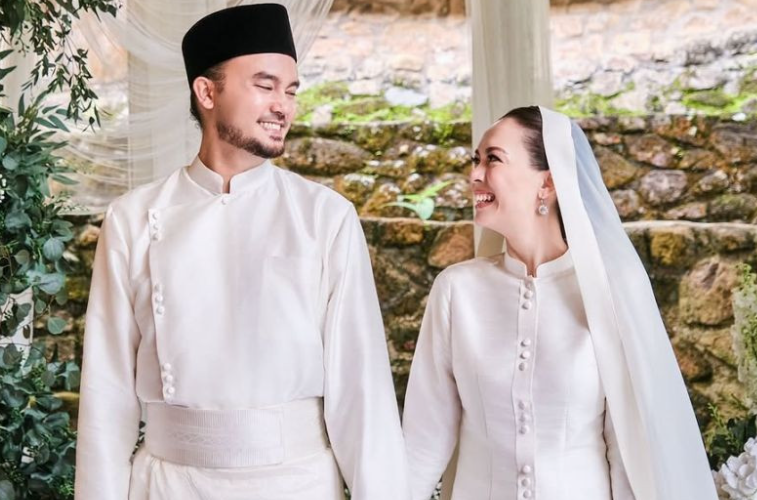 Patutlah cantik, suami Siti Saleha yang design sendiri baju nikah