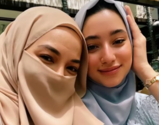 Neelofa Dah Nasihat Ameera, Minta Jangan Kecam Adiknya - "“Saya tidak boleh berkongsi dengan orang luar apa yang saya lakukan"