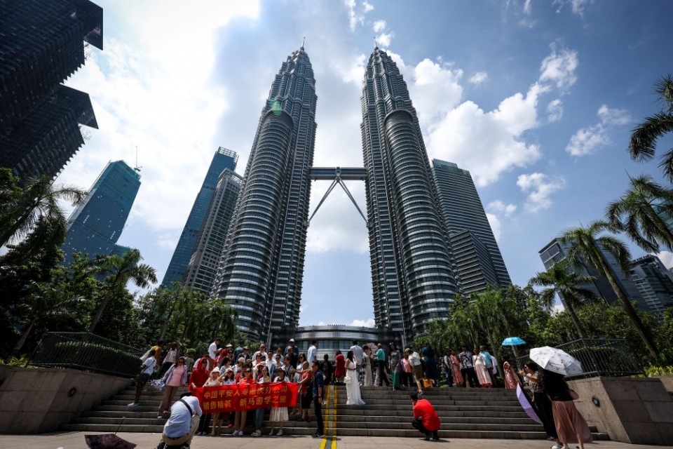 Petronas-1.jpg