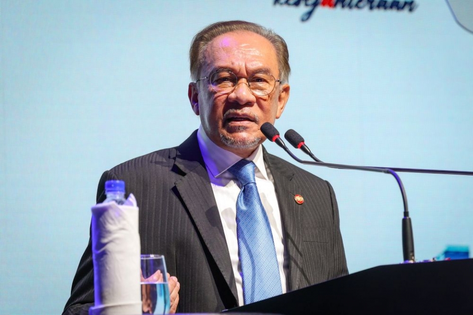 Tindakan keras menanti pihak cuba hangatkan suhu perkauman – Anwar Ibrahim