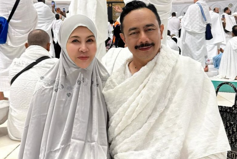 Bonda Rozita tayang suami, sweet tunai umrah di Mekah