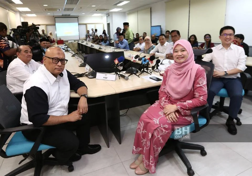 Dasar pendidikan wajib sekolah menengah: Tindakan undang-undang terhadap ibu bapa langkah terakhir