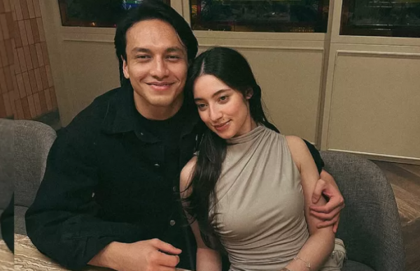 Sepanjang masa Ameera Khan video call dengan Jefri Nichol