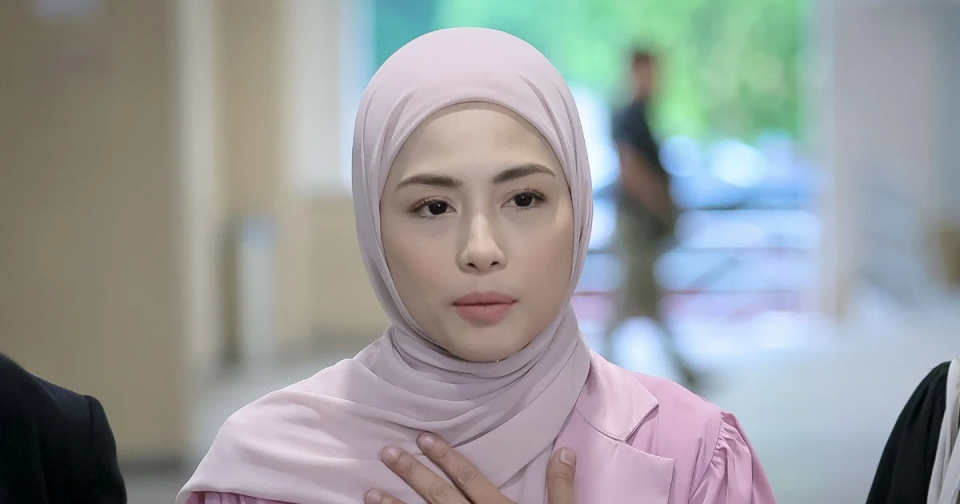"kita boleh bersekedudukan dengan bukan mahram dan bagi alasan duduk dengan "sepupu"?"-FB Story Linda Hashim Cetus Tanda Tanya