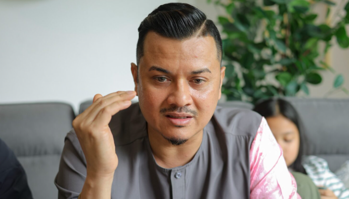Fazley Yaakob asyik digoda sejak menduda, wanita umur 67 tahun siap hantar gambar pakaian dalam