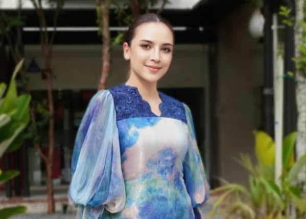 Diana Danielle Okay Sambut Raya Sendirian