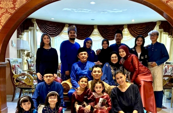 Jalin ukhuwah, Syamsul, Puteri Sarah rai 1 Syawal bersama