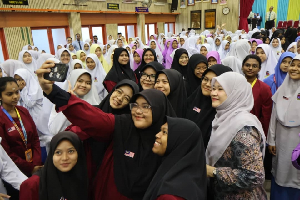 Institusi bukan bawah KPM digalak pakai lencana Jalur Gemilang