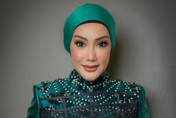 Nama kena petik kahwin rahsia, Erra Fazira tunggu kebenaran terdedah sendiri