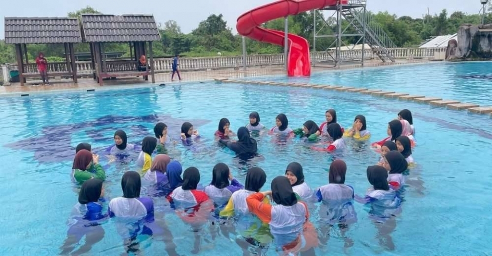 Resort dalam kolej? Port bercuti serba lengkap boleh main air sampai puas, harga serendah RM11 jer