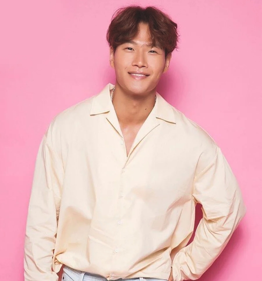 Selepas mengaku pakai seluar dalam berlubang, Kim Jong Kook beli vila RM18 juta secara tunai