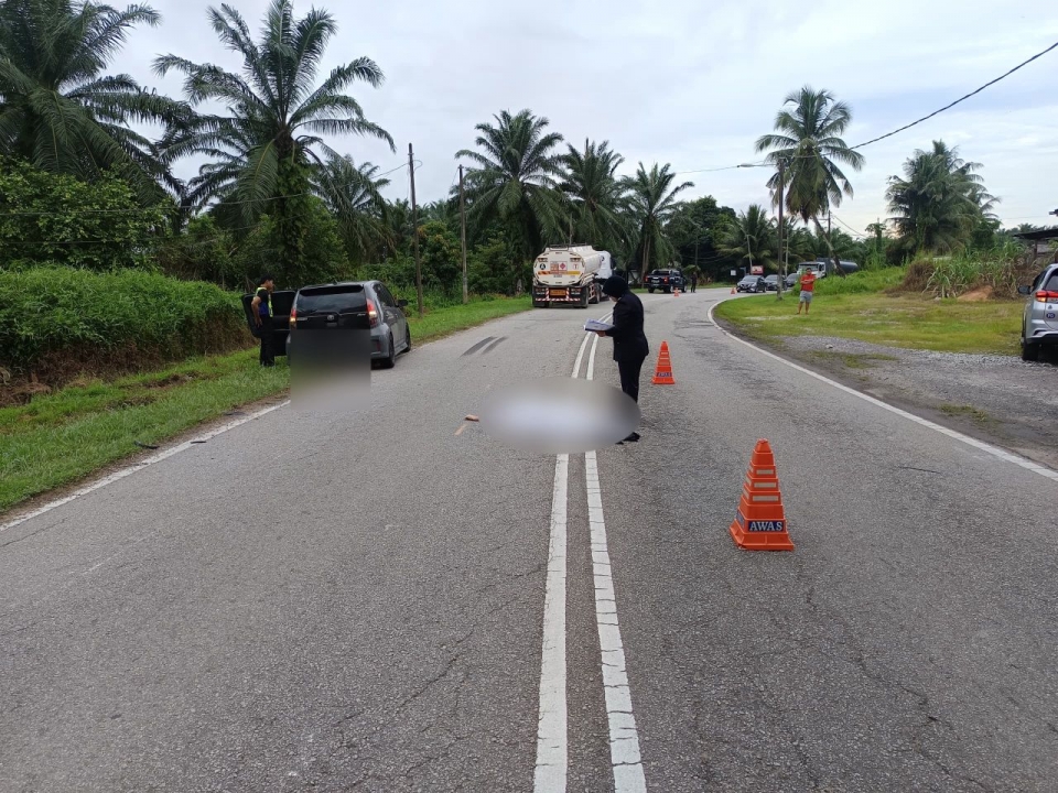 Wanita tercampak keluar dari Myvi, maut dilanggar lori