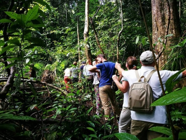 Kaki masuk hutan kena cuba, lakukan 5 tip ini jika nak elak digigit pacat