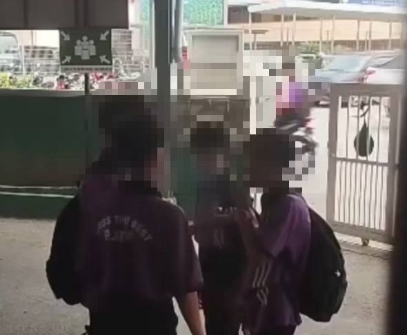 Sekumpulan pelajar hisap vape di surau Batu Caves, pihak sekolah tampil ambil tindakan tegas