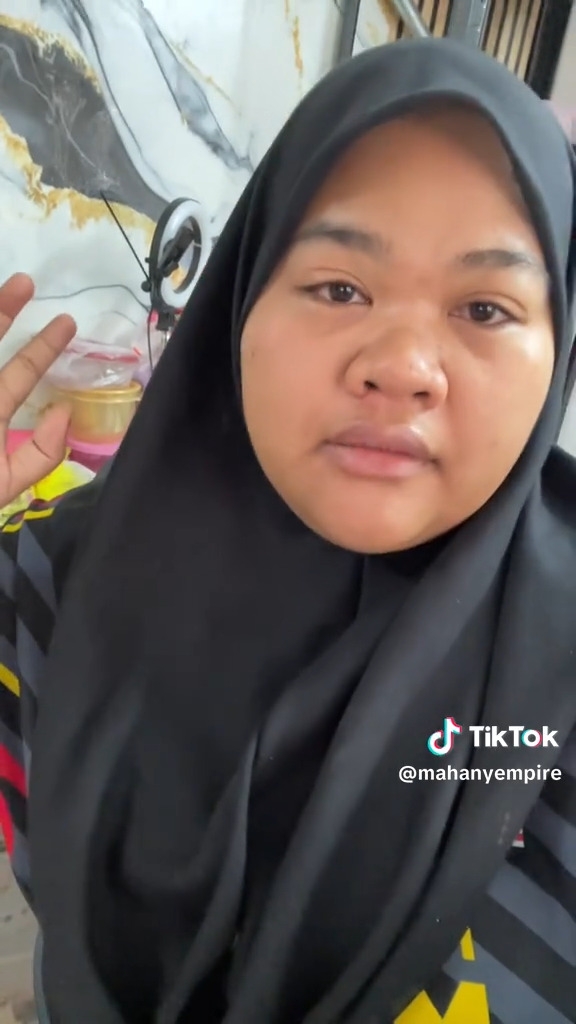 Wanita Sedih Tak Sempat Habiskan Makanan, Makcik Dah Terus Ambik Pergi Buang!