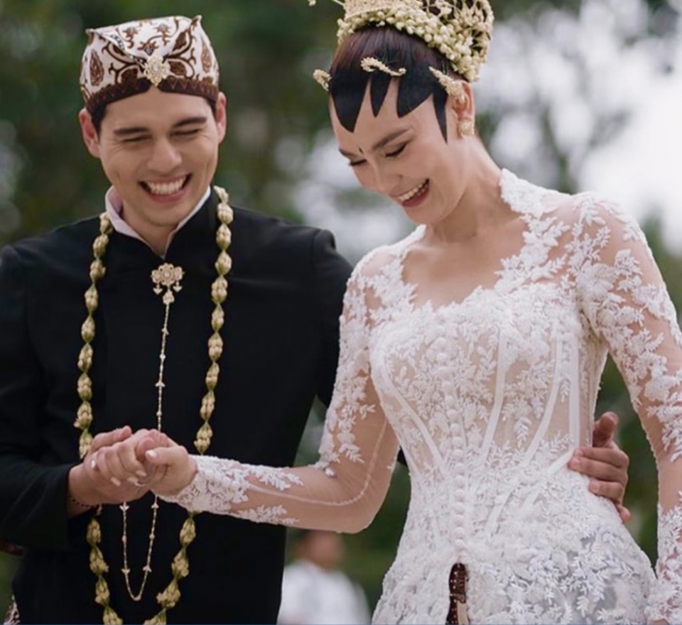 Akhirnya! Luna Maya kahwin
