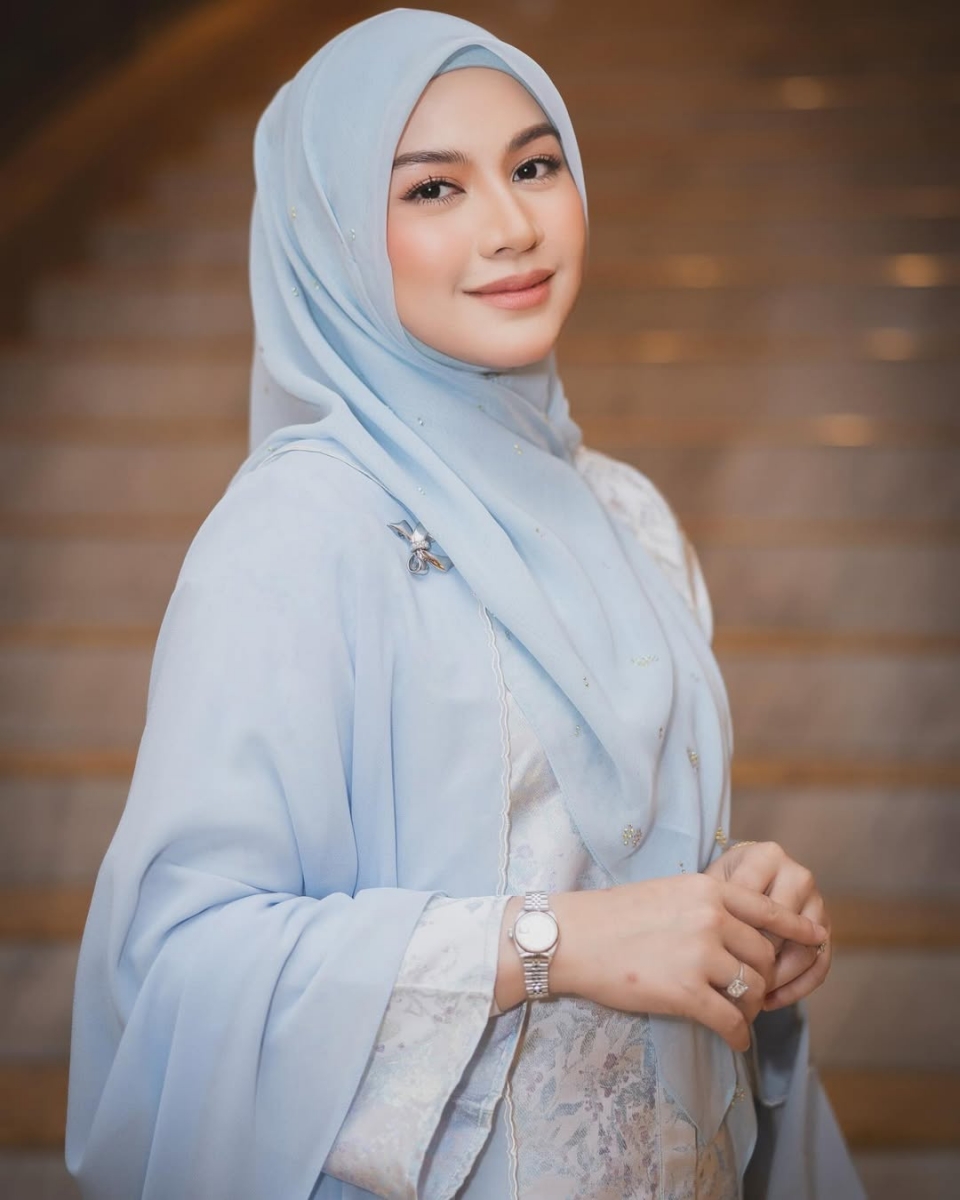 Saya sangat dahagakan naskhah ilmu agama – Lisa Surihani