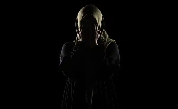Isteri tertekan dua tahun tidur sebilik dengan ibu mentua