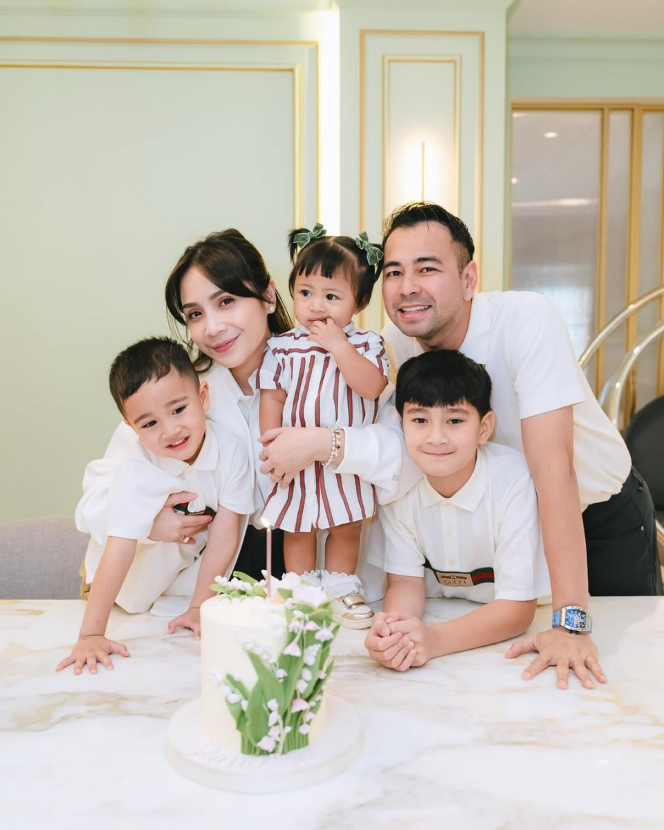 Isteri Raffi Ahmad malas mandi, anak mengadu dekat gabenor di IG