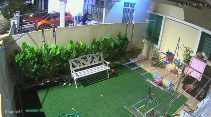 Tak dapat duit, tukul pun kena kebas