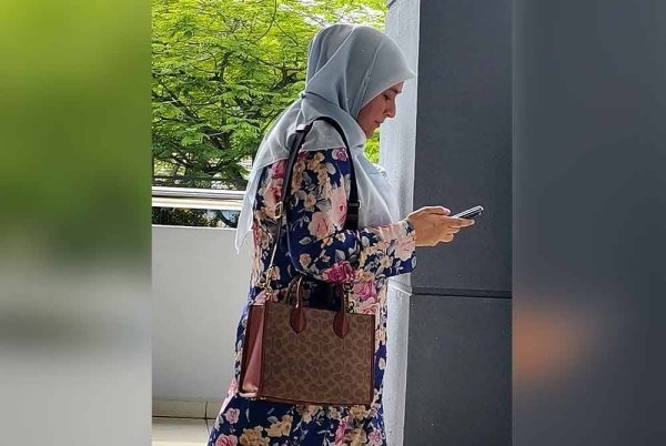 Pempengaruh mengaku ceroboh rumah Zarina Anjoulie