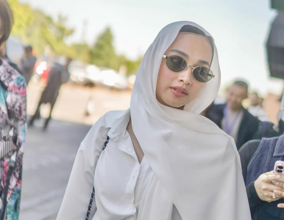 “Jangan Free Hair, Kuatkan Iman” – Netizen Tegur Penampilan Tya Ariffin