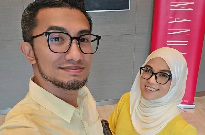 Asyik berdua, ada apa dengan Elliza-Nine?