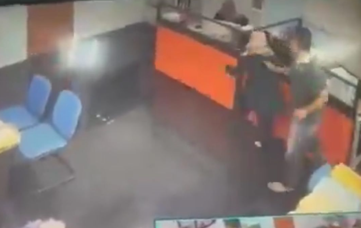 Pekerja wanita di JB lapor polis, bos marah dan pukul sebab hilangkan dokumen