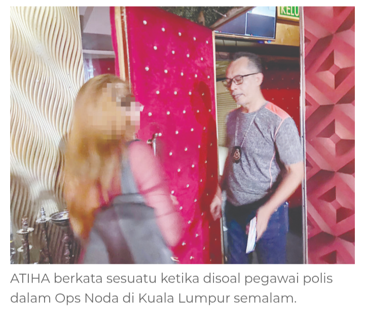 Wanita ini sanggup berhenti kerja sebagai akauntan untuk menari di kelab malam sebagai penari tiang kerana lebih lumayan.Apa yang telah berlaku?