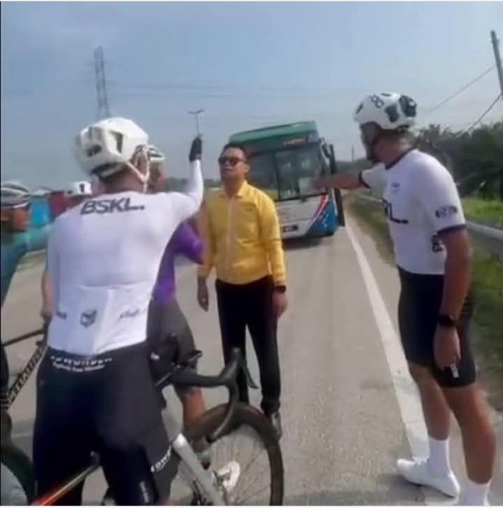Benda boleh bincang,buat apa gaduh:Pemandu Rapid vs Geng Basikal@Hobi Kami Mahal