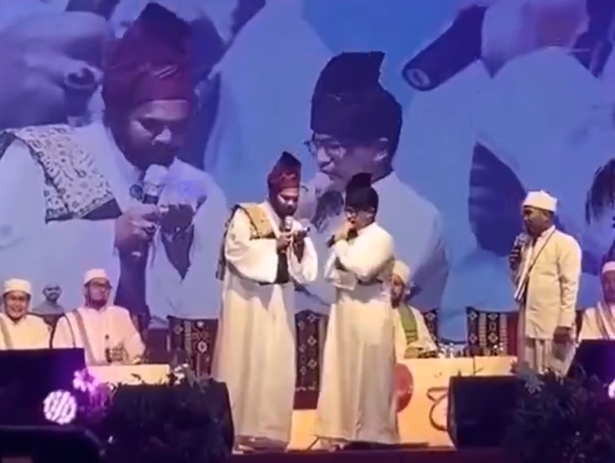 Bukan Konoha:Mengapa Majlis Selawat Imam Firdaus Firabib Terselit Lagu Remix Dua Lipa Dan Bollywood?