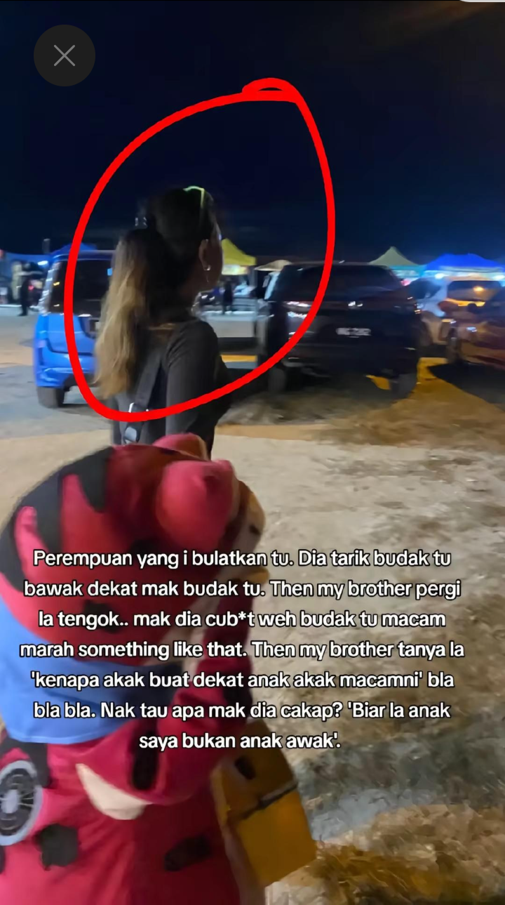 Dia Nampak Lapar Sangat-Sangat..Netizen Dakwa Kanak-Kanak Dipaksa Kerja Pakai Kostum Katak di Pantai Remis