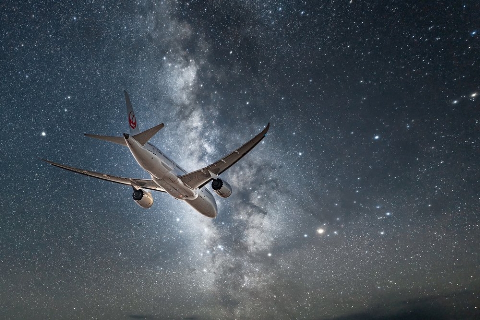 AIRLINESSSS... AIRLINESSS...