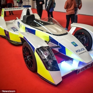 Polis Britain Guna Kereta F1 Sebagai Kereta Peronda