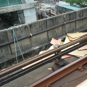 Bahan Binaan Menghempap Trek Lrt Kelana Jaya Line !
