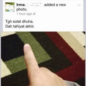 Selfie Semasa Tahiyat Akhir?