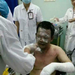 Doktor Disimbah Petrol Oleh Pesakit