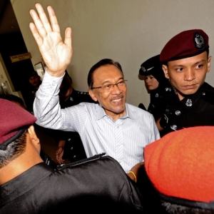 Gabungan Baharu Pembangkang Sedang Dirancang - Anwar Ibrahim